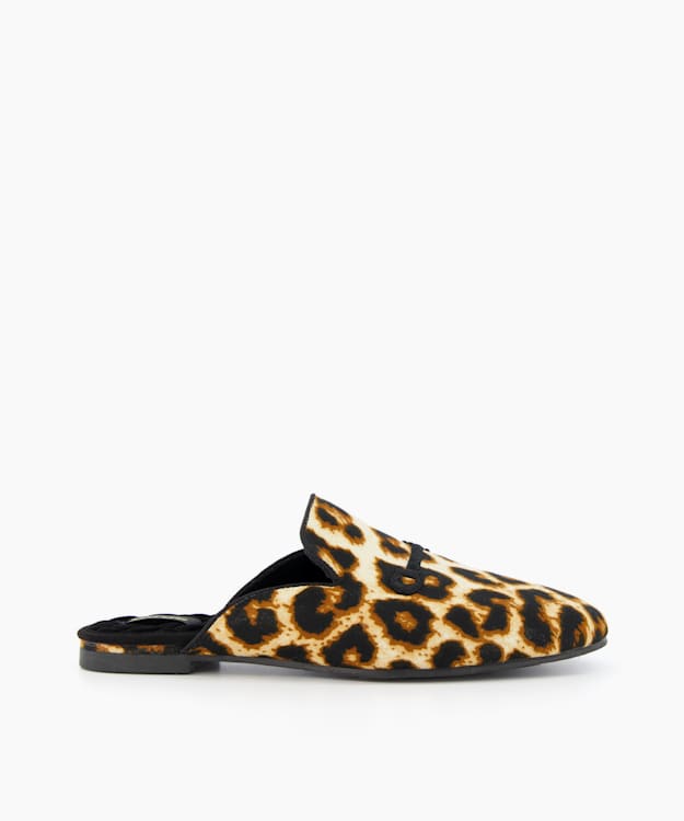 Dune leopard print deals flat shoes